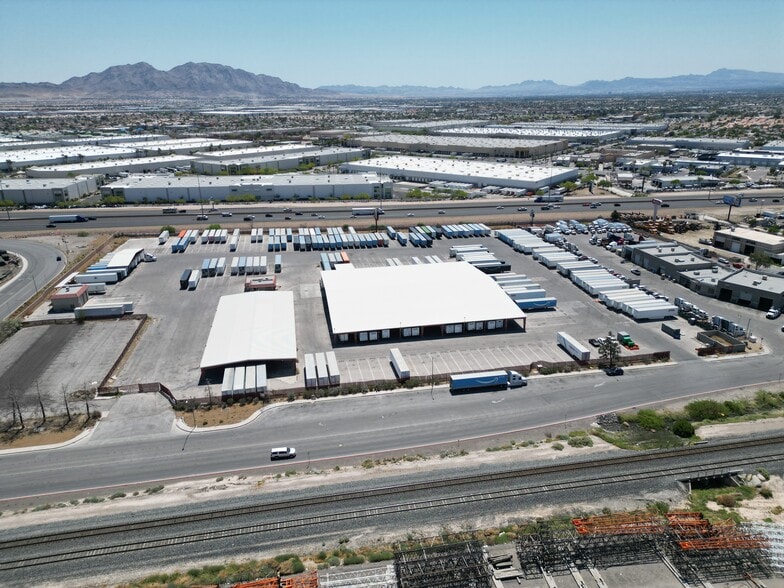 4220 Donovan Way, North Las Vegas, NV for lease - Primary Photo - Image 1 of 2