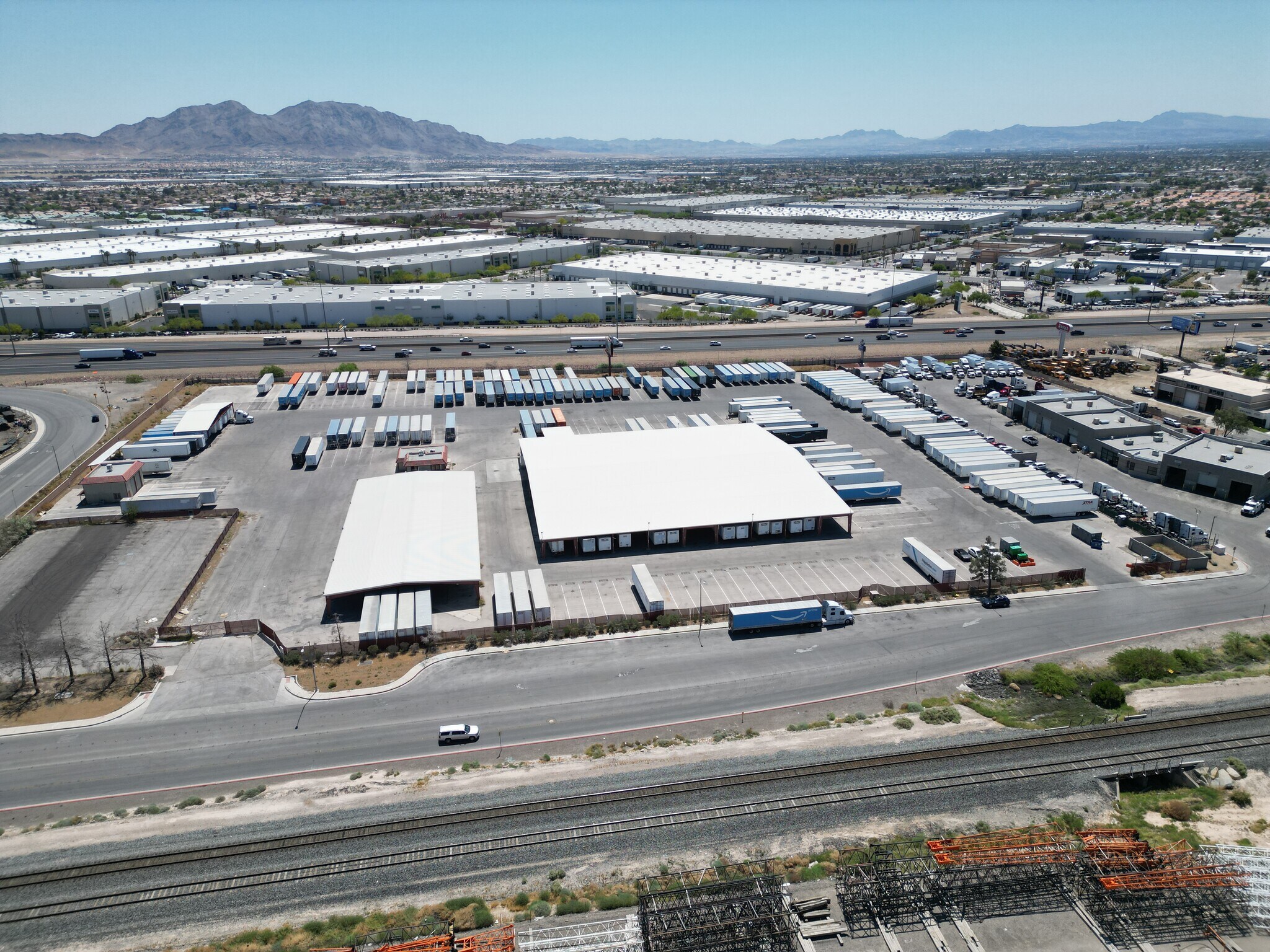 4220 Donovan Way, North Las Vegas, NV à louer Photo principale- Image 1 de 3