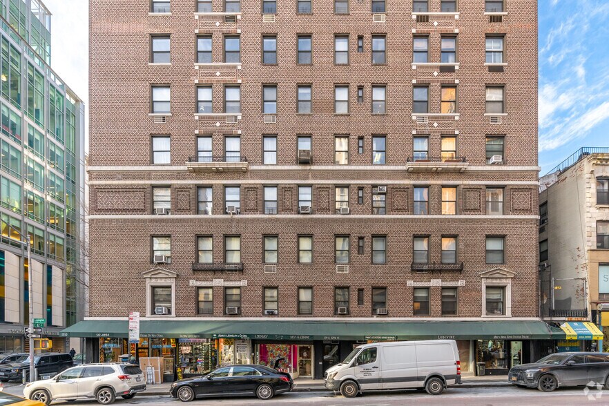 1210-1218 Lexington Ave, New York, NY à louer - Photo du bâtiment - Image 3 de 5