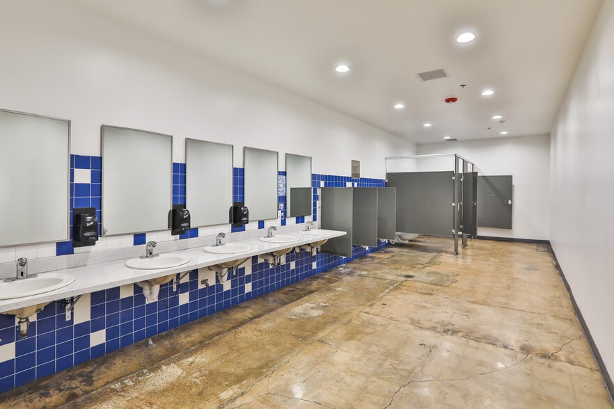 4343 W Commerce St, San Antonio, TX for sale - Interior Photo - Image 3 of 23