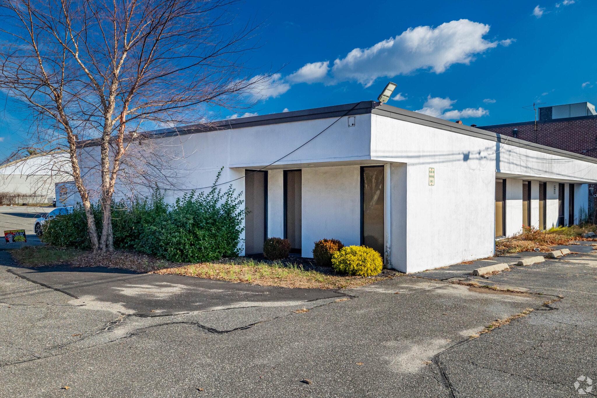 225 Underhill Blvd, Syosset, NY for lease Primary Photo- Image 1 of 9