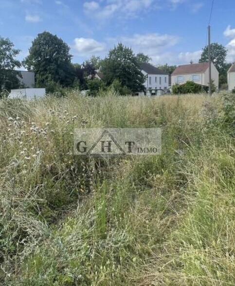 Land in Villecresnes for sale - Building Photo - Image 1 of 4