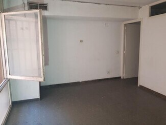 Plus de détails pour Multi-résidentiel à vendre