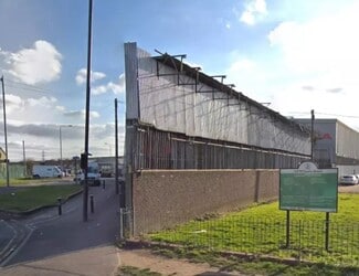 Plus de détails pour 35 South Access Rd, Londres - Industriel à vendre