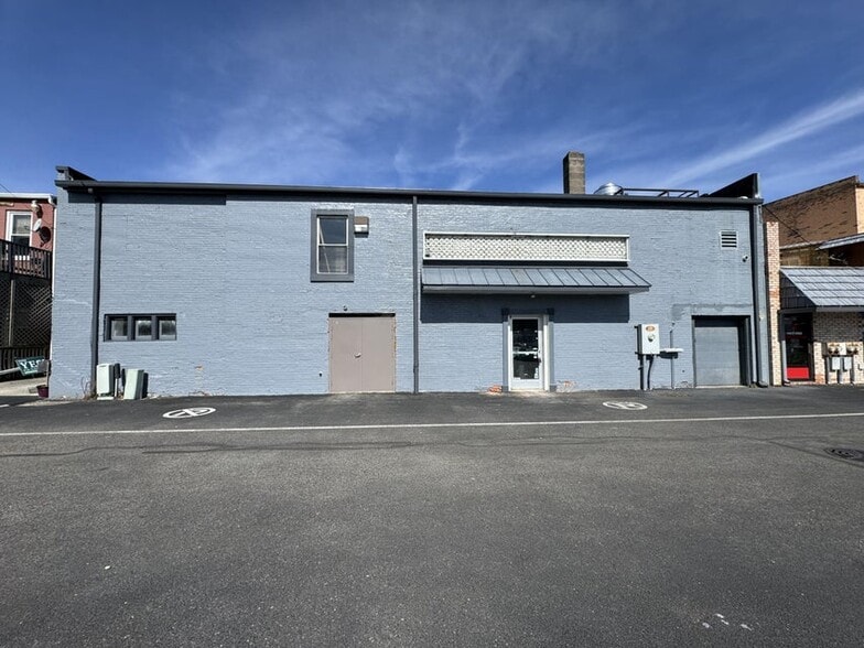 137 S Main St, Adrian, MI for lease - Building Photo - Image 2 of 13