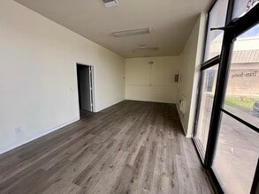 4101-4119 Bandy Blvd, Fort Pierce, FL à louer Photo intérieure- Image 1 de 7