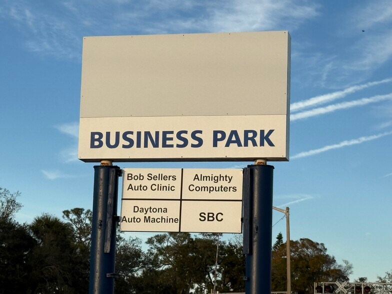 405 N Charles St, Daytona Beach, FL à louer - Autre - Image 2 de 3