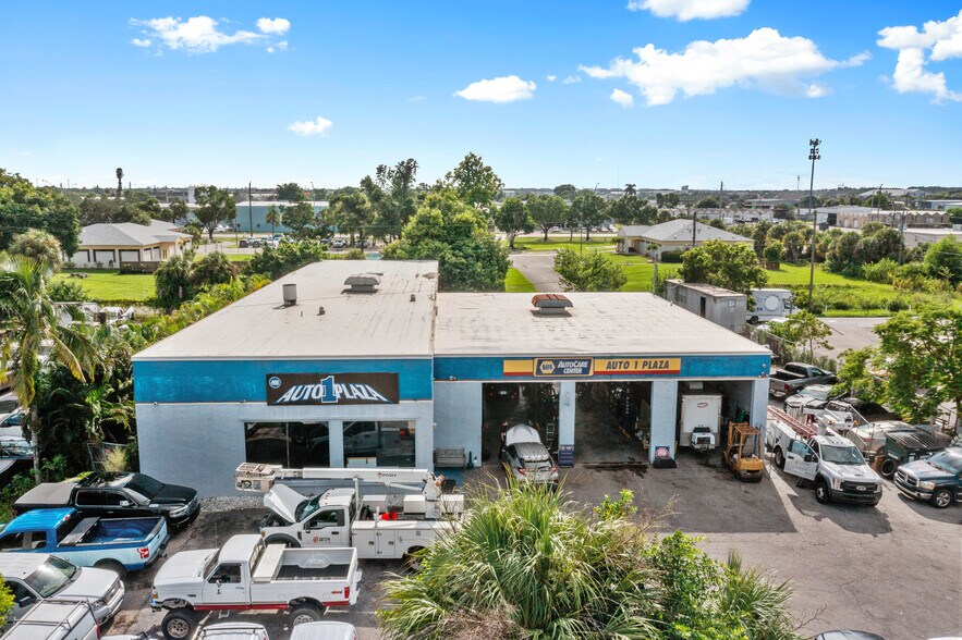 3045 Fowler St, Fort Myers, FL à vendre - Photo du bâtiment - Image 3 de 6