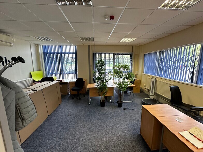 12-14 Vermont Pl, Milton Keynes à vendre - Photo intérieure - Image 3 de 6