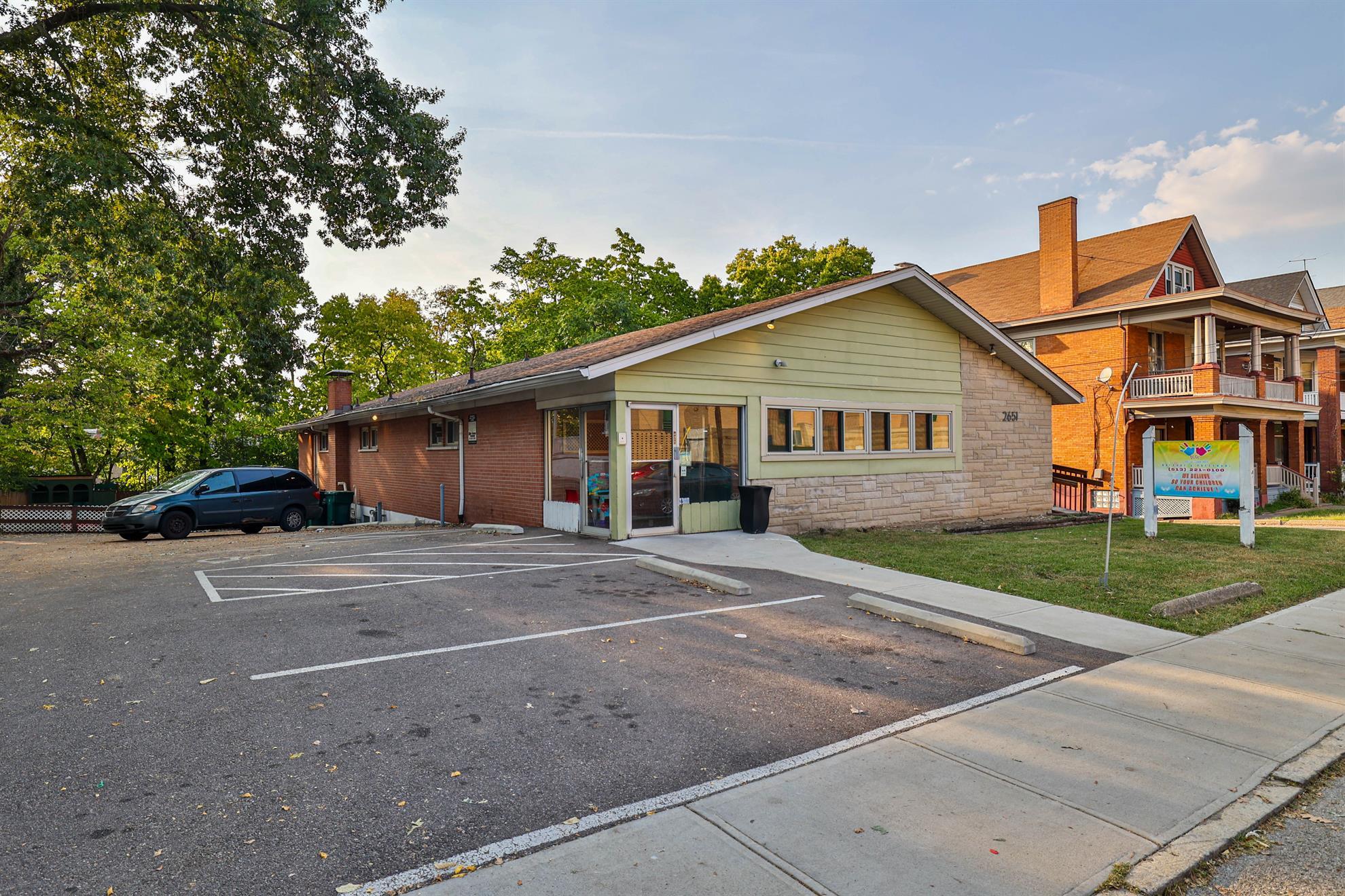 2651 Highland Ave, Cincinnati, OH à vendre Photo du bâtiment- Image 1 de 35