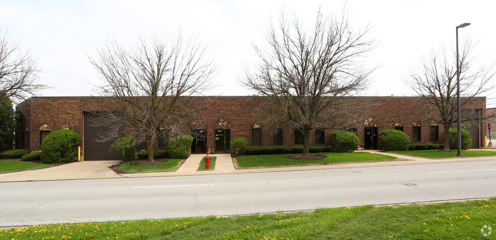 1665-1675 Tonne Rd, Elk Grove Village, IL à louer - Photo du bâtiment - Image 2 de 9