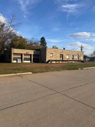 Plus de détails pour 266 Spring St, Berlin, WI - Industriel à vendre