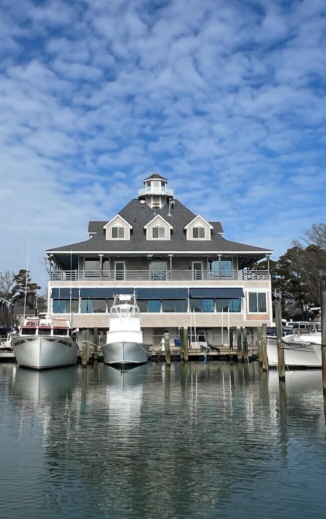 Plus de détails pour 308 Mediterranean Ave, Virginia Beach, VA - Commerce de détail à louer