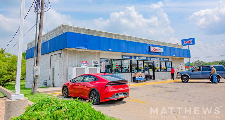 610 W 7th Ave, Augusta, KS à vendre - Photo du bâtiment - Image 3 de 4