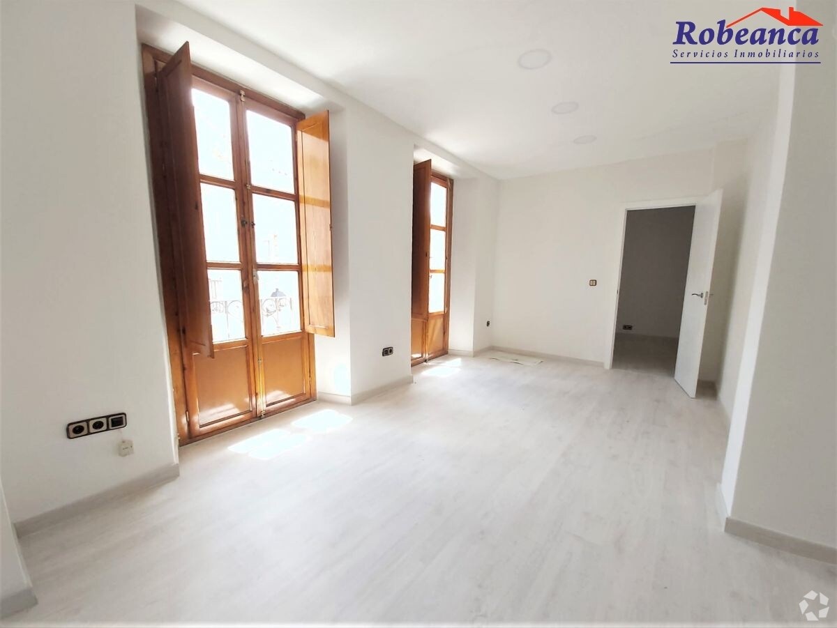 Office in Ávila, Ávila for lease Interior Photo- Image 1 of 2