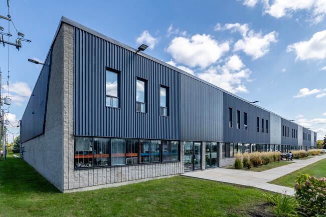 Plus de détails pour 4800 Boul Kimber, Longueuil, QC - Industriel à louer