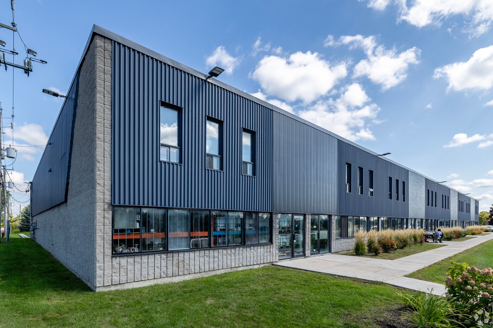 4800 Boul Kimber, Longueuil, QC à louer Photo principale- Image 1 de 20