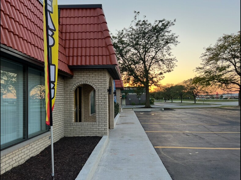 870 Richard Rd, Dyer, IN à vendre - Photo du bâtiment - Image 3 de 26