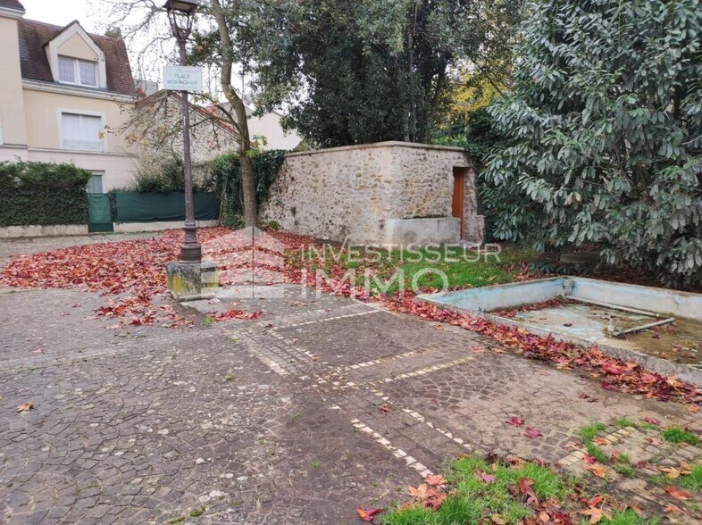 Office in Viry Chatillon for lease - Building Photo - Image 2 of 3