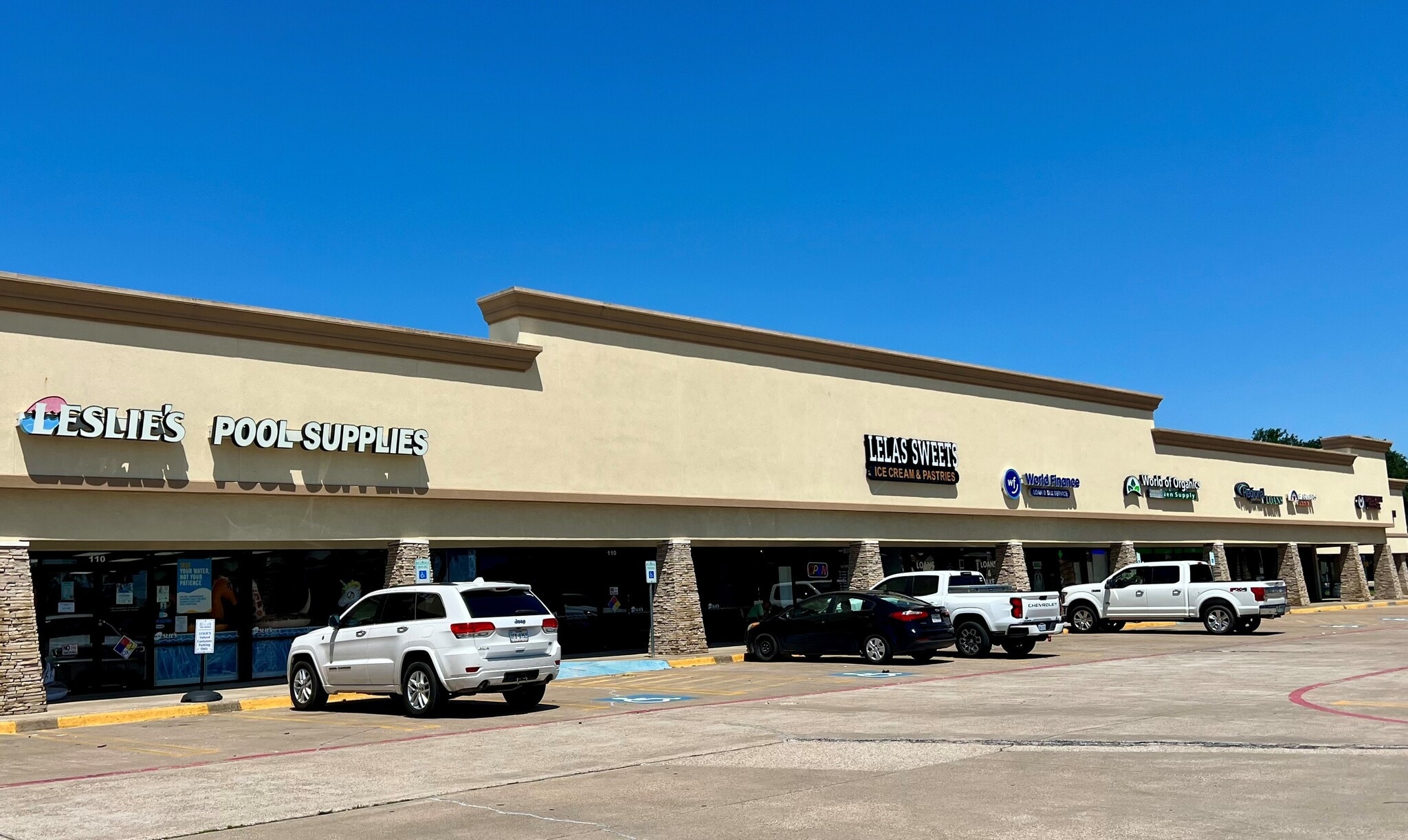 200-230 W Parker Rd, Plano, TX for lease Primary Photo- Image 1 of 3
