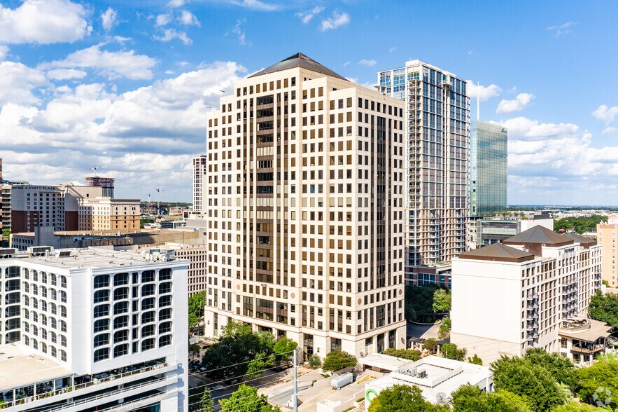 98 San Jacinto Blvd, Austin, TX à louer - Photo du bâtiment - Image 3 de 15