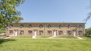 163 N Rosewood Ave, Kankakee, IL à vendre - Photo du bâtiment - Image 2 de 2