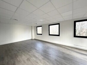 Office in Limonest for lease Building Photo- Image 2 of 8
