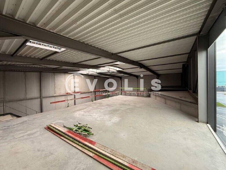 22 Rue Marcel Dassault, Seclin for lease - Interior Photo - Image 3 of 7
