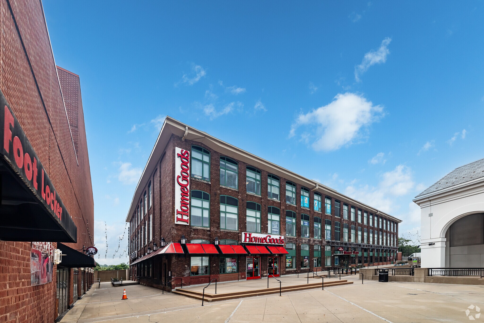 8000 Cooper Ave, Glendale, NY for lease Primary Photo- Image 1 of 6