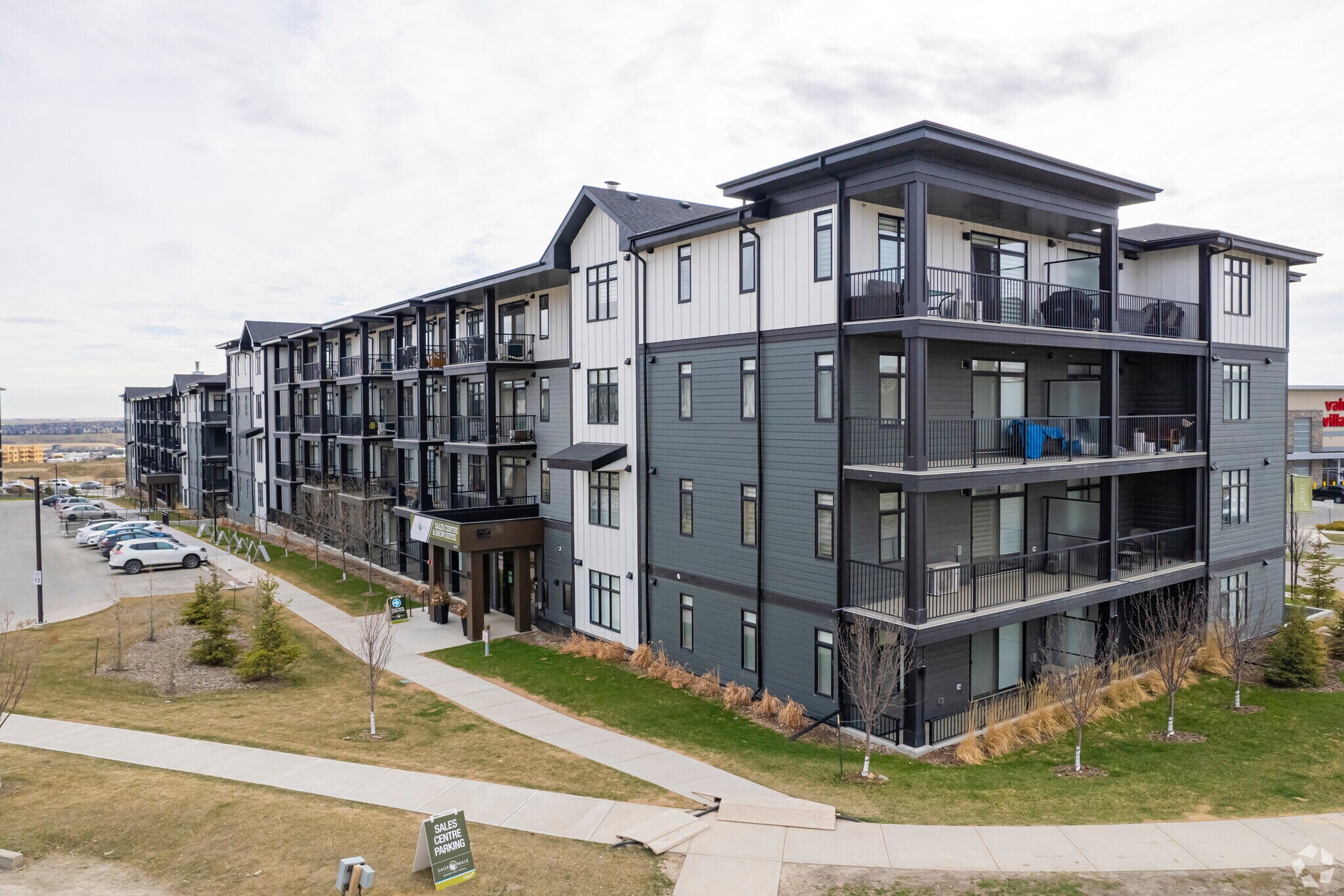 10 Sage Hill Walk NW, Calgary, AB à vendre Photo principale- Image 1 de 1