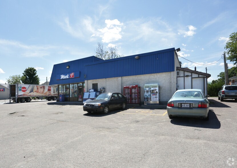 12 Raglan St N, Renfrew, ON à vendre - Photo du bâtiment - Image 2 de 7