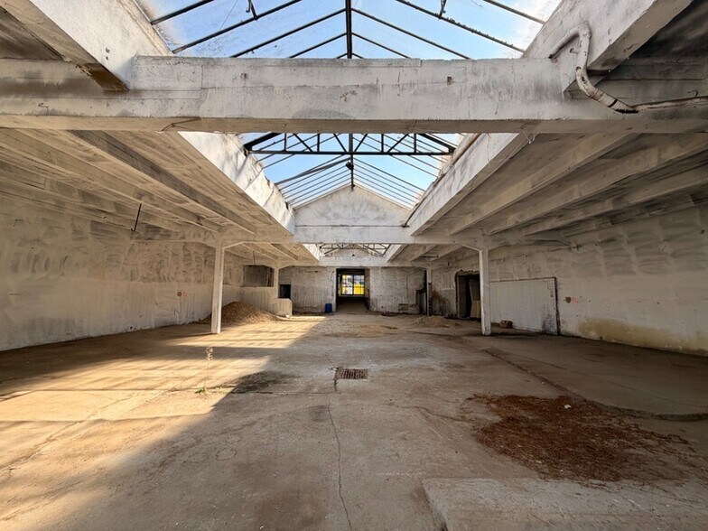 Retail in Tassin-la-Demi-Lune for sale - Building Photo - Image 3 of 8