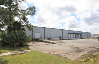 17550 East St, North Fort Myers, FL for lease Interior Photo- Image 2 of 9