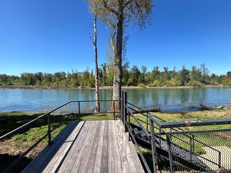 131 NE Pine St, Salem, OR for lease - Building Photo - Image 2 of 17