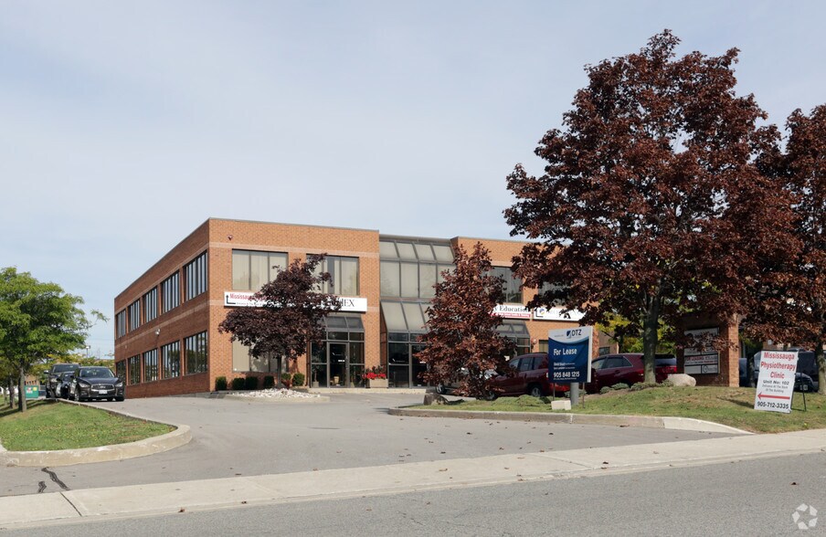 141 Brunel Rd, Mississauga, ON à louer - Photo du bâtiment - Image 3 de 5