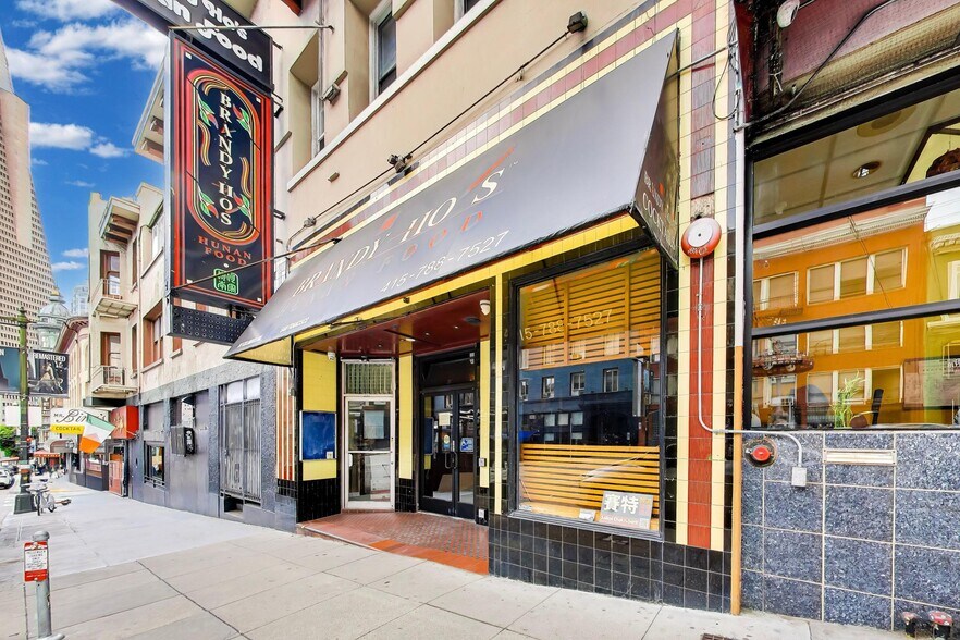 217 Columbus Ave, San Francisco, CA à louer - Photo du bâtiment - Image 1 de 24