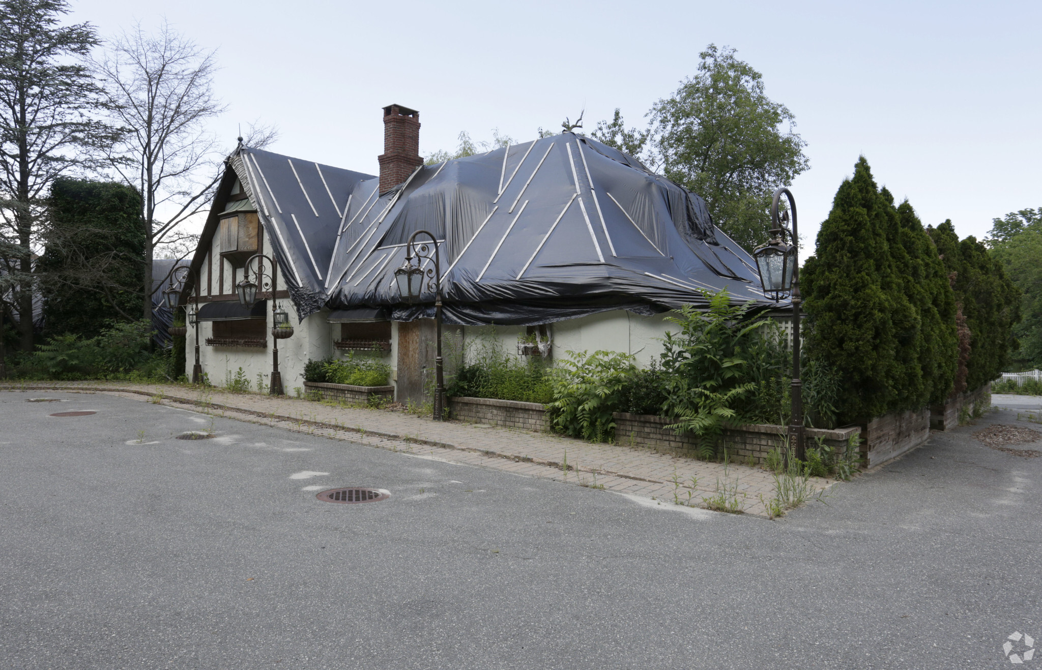 445 E Main St, Centerport, NY for sale Primary Photo- Image 1 of 1