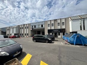 Boulevard Galliéni, Gennevilliers for lease Interior Photo- Image 1 of 10