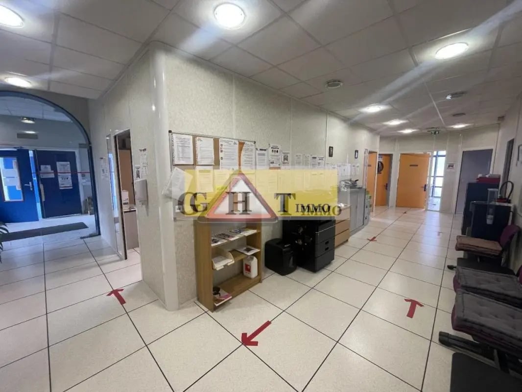 Industriel dans Choisy-le-Roi à louer Hall d’entrée- Image 1 de 6