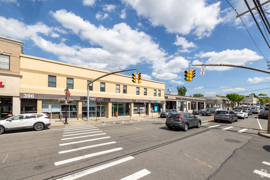 376-390 Plandome Rd, Manhasset, NY for sale - Building Photo - Image 3 of 8