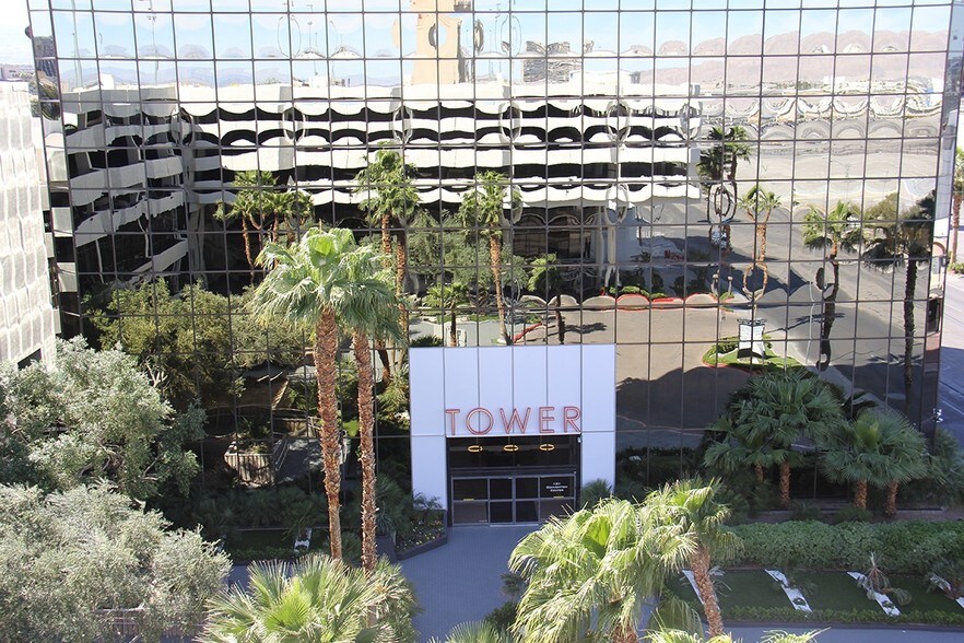 101 Convention Center Dr, Las Vegas, NV à louer - Photo du bâtiment - Image 2 de 14