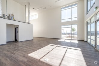 19472 Cajon Blvd, San Bernardino, CA à louer Photo intérieure- Image 2 de 12