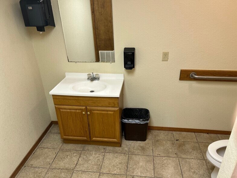 3901 S Alfadale Rd, El Reno, OK à louer - Photo du bâtiment - Image 2 de 12