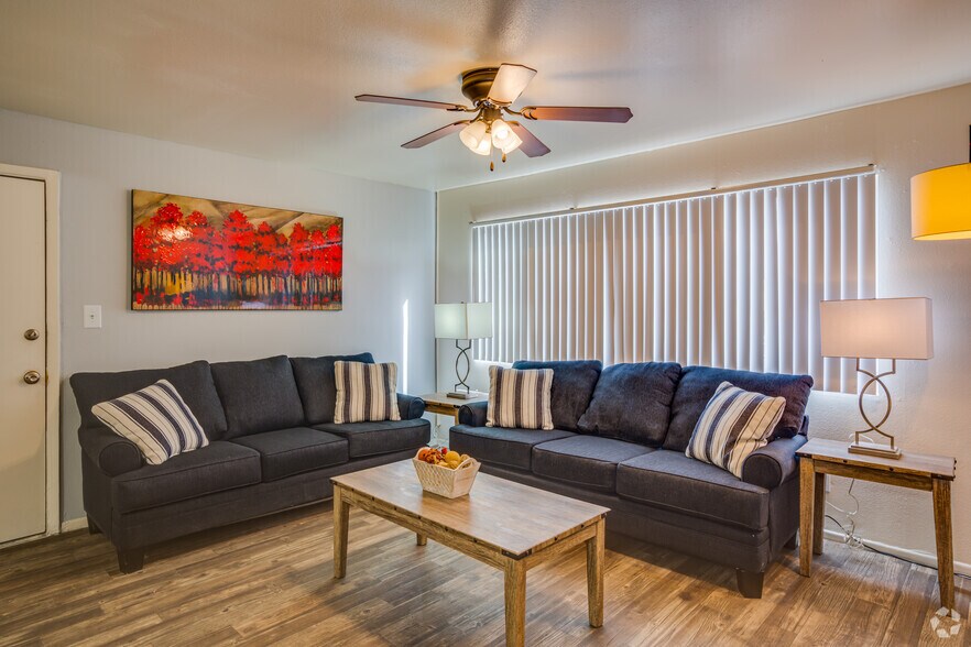 2641 W Butler Dr, Phoenix, AZ à vendre - Photo intérieure - Image 2 de 9