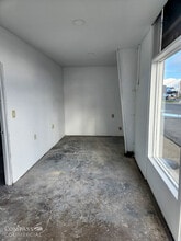 915 SW Hwy 97, Madras, OR for lease Interior Photo- Image 1 of 6