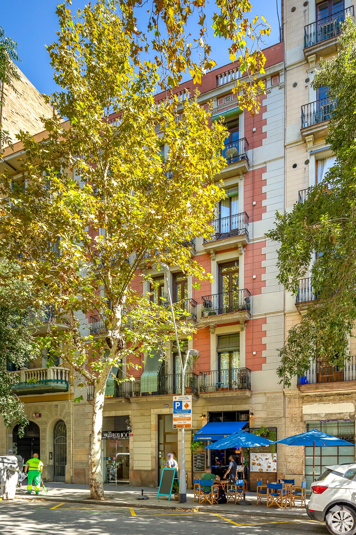 Immeuble residentiel dans Barcelone, Barcelona à vendre Photo principale- Image 1 de 2