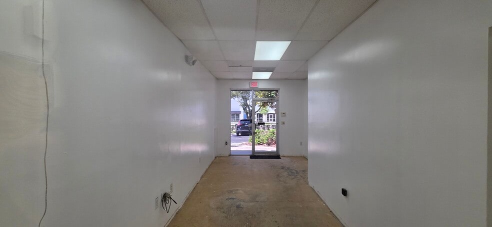 7810 Kingspointe Pky, Orlando, FL for lease - Building Photo - Image 2 of 52
