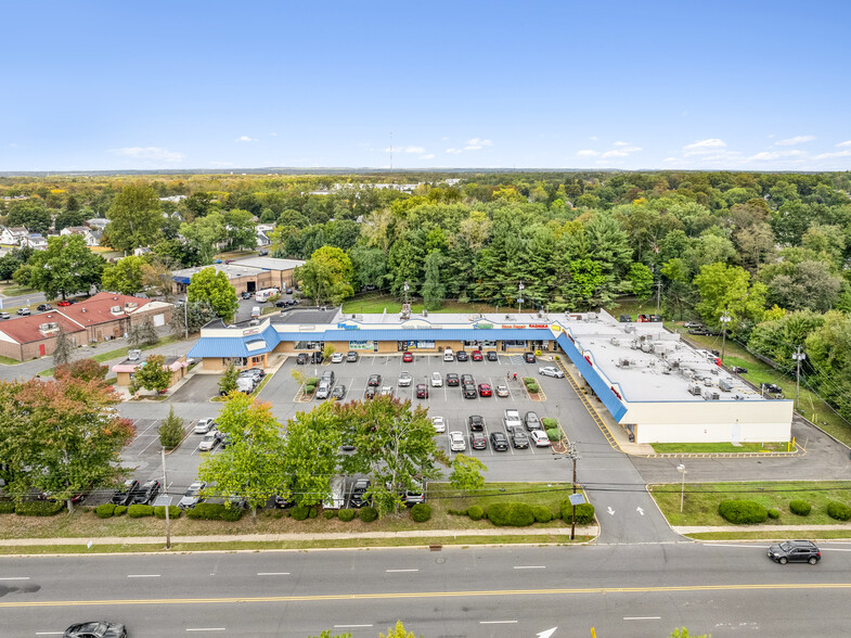 Hamilton Twp Retail Portfolio portfolio of 2 properties for sale on LoopNet.ca - Building Photo - Image 3 of 10