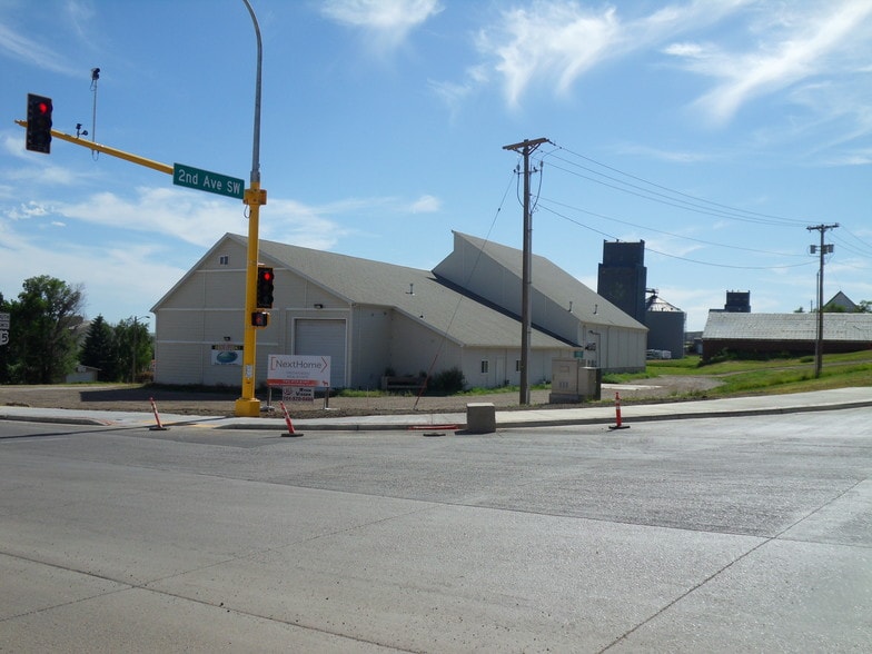 201 S Main St, Watford City, ND for sale - Primary Photo - Image 1 of 10