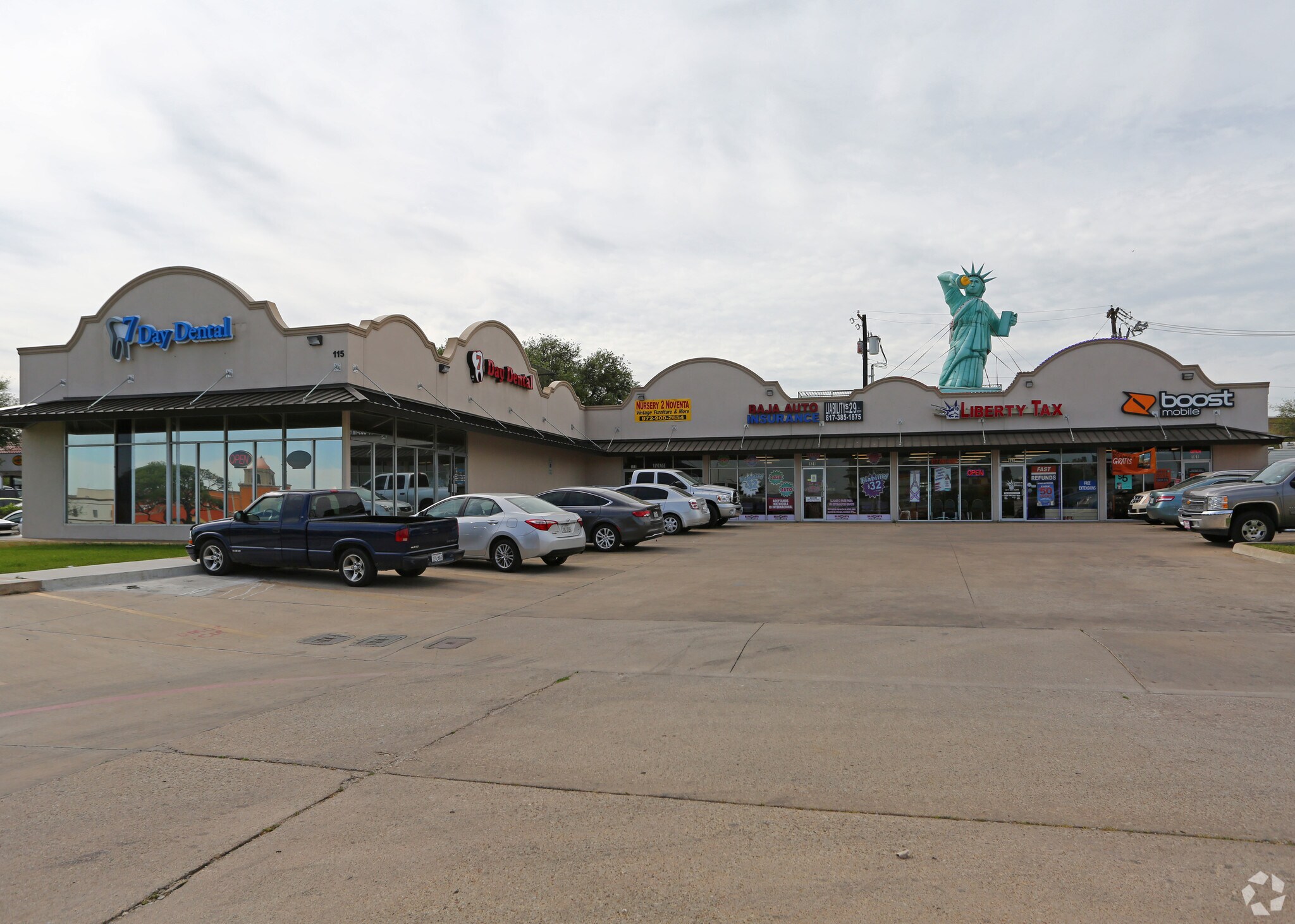 115 W Seminary Dr, Fort Worth, TX à louer Photo principale- Image 1 de 4